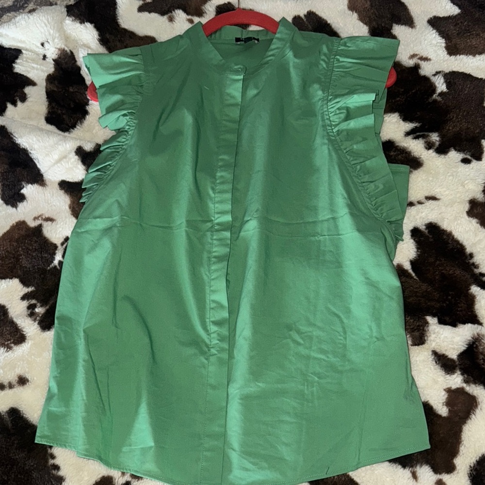 Express Green Ruffled Sleeveless button up Top women